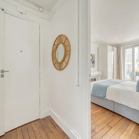 Eiffel Tower 10 Minutes 1br Renovated Paris